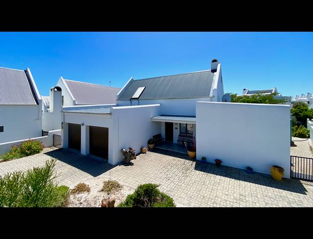 3 BEDROOM HOUSE FOR SALE IN DWARSKERSBOS